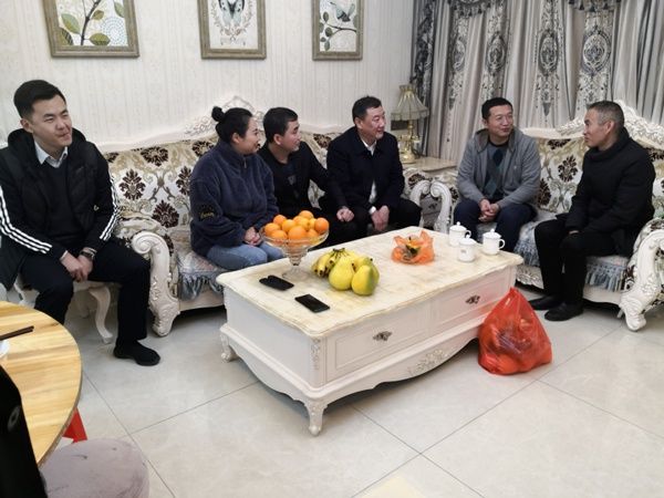 1610328118880437.jpg 南昌市政建設(shè)集團(tuán)開(kāi)展廉政家訪活動(dòng)6001.jpg