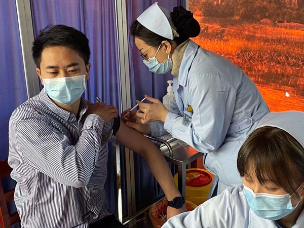 1610677447978280.jpg 南昌市政建設全體員工江西中醫(yī)藥大學附屬醫(yī)院新冠疫苗接種6006.jpg