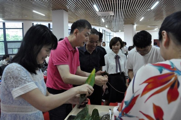 1611646494131852.jpg 南昌市政建設(shè)集體我會(huì)包粽子大賽600(3).jpg