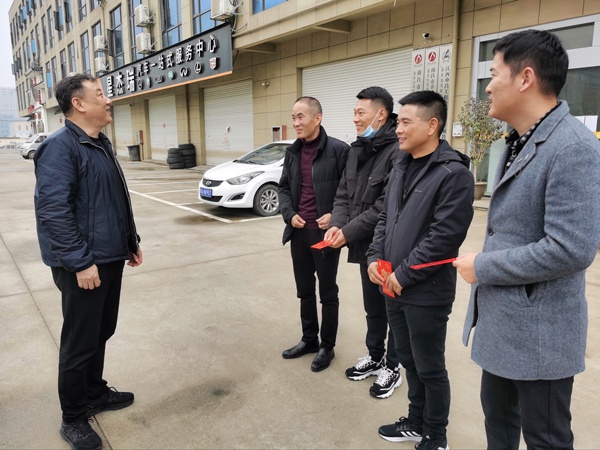 1613721079901368.jpg 南昌市政建設(shè)集團領(lǐng)導(dǎo)春節(jié)慰問春節(jié)值班員工6001.jpg