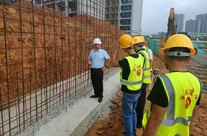1629339921986401.jpg 南昌市政建設(shè)付海華前往市政公用城周邊市政道路項(xiàng)目檢查指導(dǎo)6912.jpg
