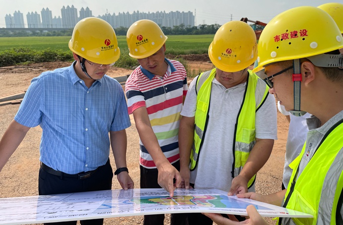 1631242508685888.jpg 南昌市政建設(shè)集團(tuán)付海華前往南昌縣片區(qū)項(xiàng)目檢查6912.jpg