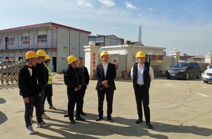 1638512222794094.jpg 徐旭前往秦坊棚戶區(qū)改造及天祥安置房項目檢查督導(dǎo)6912.jpg