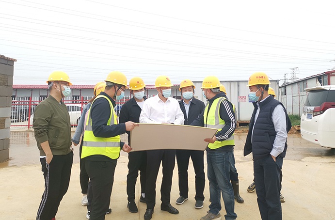徐旭帶隊(duì)深入項(xiàng)目督導(dǎo)假期疫情防控、安全生產(chǎn)工作，看望慰問(wèn)一線職工03.jpg