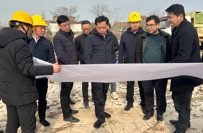 市政公用集團(tuán)黨委副書記總經(jīng)理萬義輝到朱橋東路項(xiàng)目昌東三路項(xiàng)目檢查指導(dǎo) 市政公用集團(tuán)黨委副書記總經(jīng)理萬義輝到朱橋東路項(xiàng)目昌東三路項(xiàng)目檢查指導(dǎo)