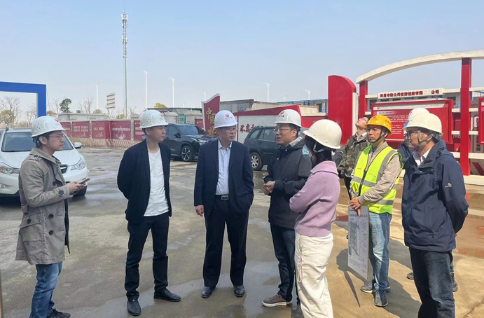 市政公用集團(tuán)劉順保到朱橋東路項(xiàng)目、昌東三路項(xiàng)目、秦坊安置房項(xiàng)目調(diào)研