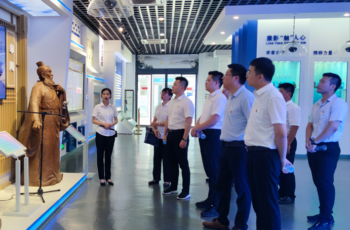 機(jī)關(guān)第一黨支部開(kāi)展七月主題黨日活動(dòng) 機(jī)關(guān)第一黨支部開(kāi)展七月主題黨日活動(dòng)