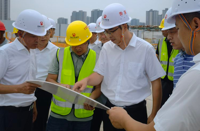 市政公用集團(tuán)副總經(jīng)理?xiàng)铋e冬到我司杭政儲出（2023）4號地塊項(xiàng)目調(diào)研安全生產(chǎn)工作