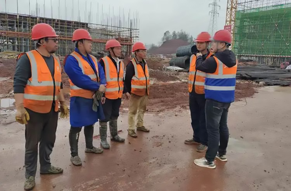 南昌市政建設(shè)集團(tuán)安全帽規(guī)范佩戴集中整治 南昌市政建設(shè)集團(tuán)安全帽規(guī)范佩戴集中整治