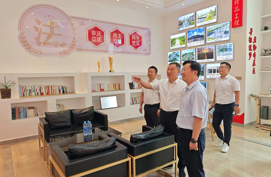 南昌市人大常委會副主任譚紹木到南昌市政建設集團有限公司調(diào)研