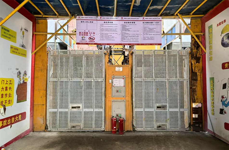 南昌市政建設(shè)集團(tuán)有限公司緊急開展強(qiáng)對(duì)流天氣專項(xiàng)安全檢查，全面排查設(shè)備加固、用電安全、排水防澇及應(yīng)急物資，筑牢極端天氣施工安全防線