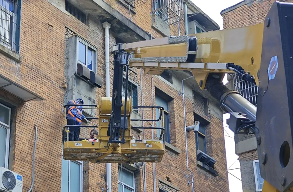 南昌燃?xì)飧脑祉?xiàng)目創(chuàng)新安全管理模式 高空作業(yè)車(chē)+無(wú)人機(jī)構(gòu)筑立體防護(hù) 南昌燃?xì)飧脑祉?xiàng)目創(chuàng)新安全管理模式 高空作業(yè)車(chē)+無(wú)人機(jī)構(gòu)筑立體防護(hù)